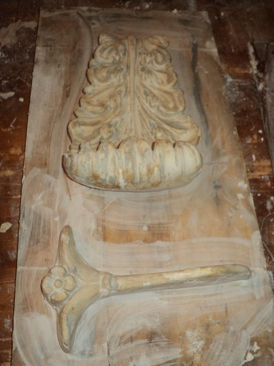 Acanthus bracket mould